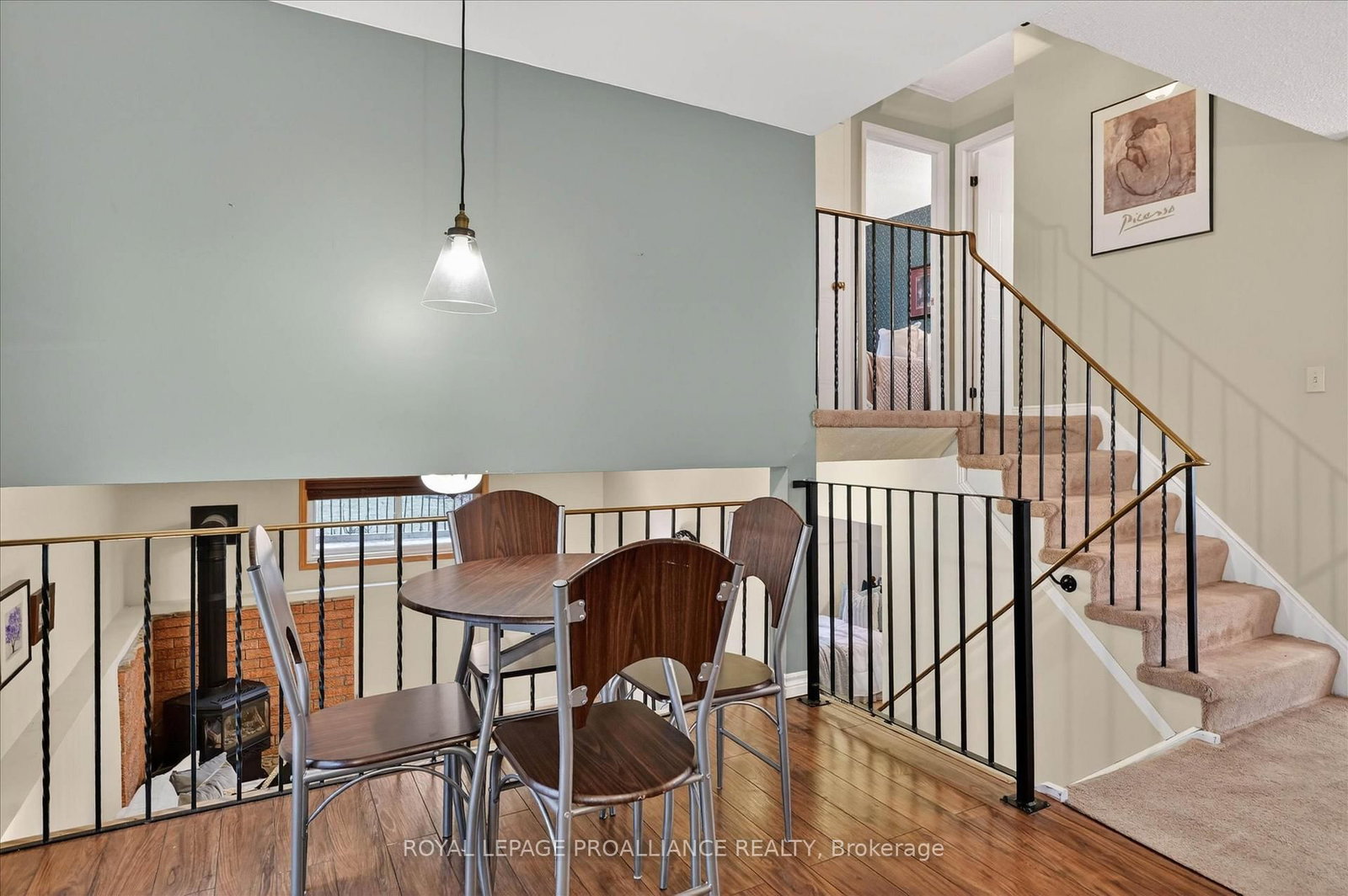 Detached House for sale at 7 Daleview Court, Peterborough, Ontario, K9J 8E6 - Monaghan Ward 2 - MLS: X12990822