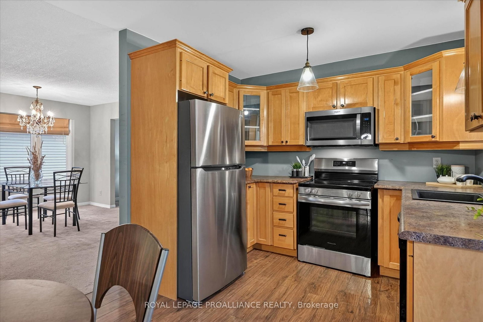 Detached House for sale at 7 Daleview Court, Peterborough, Ontario, K9J 8E6 - Monaghan Ward 2 - MLS: X12990822