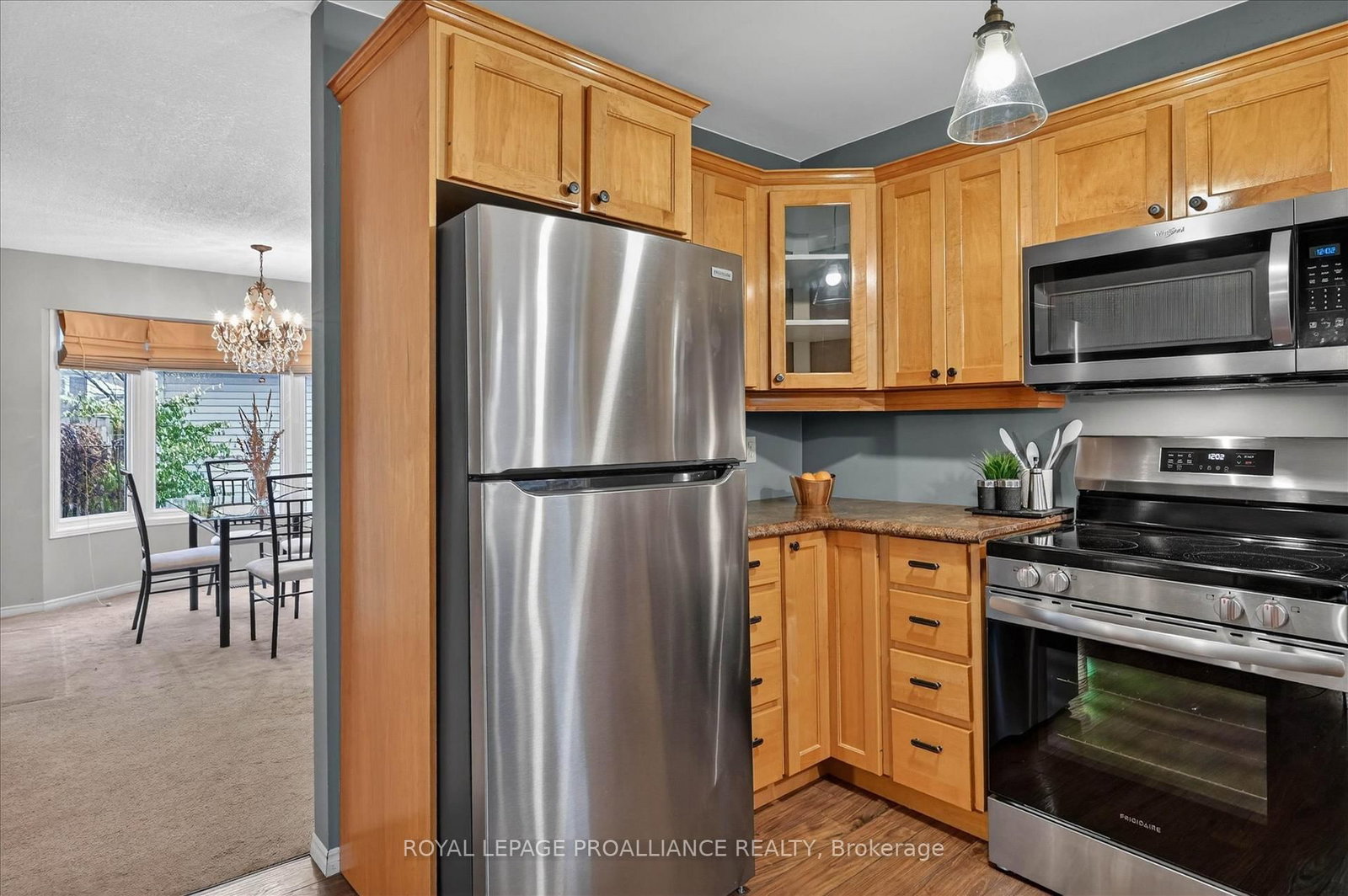 Detached House for sale at 7 Daleview Court, Peterborough, Ontario, K9J 8E6 - Monaghan Ward 2 - MLS: X12990822