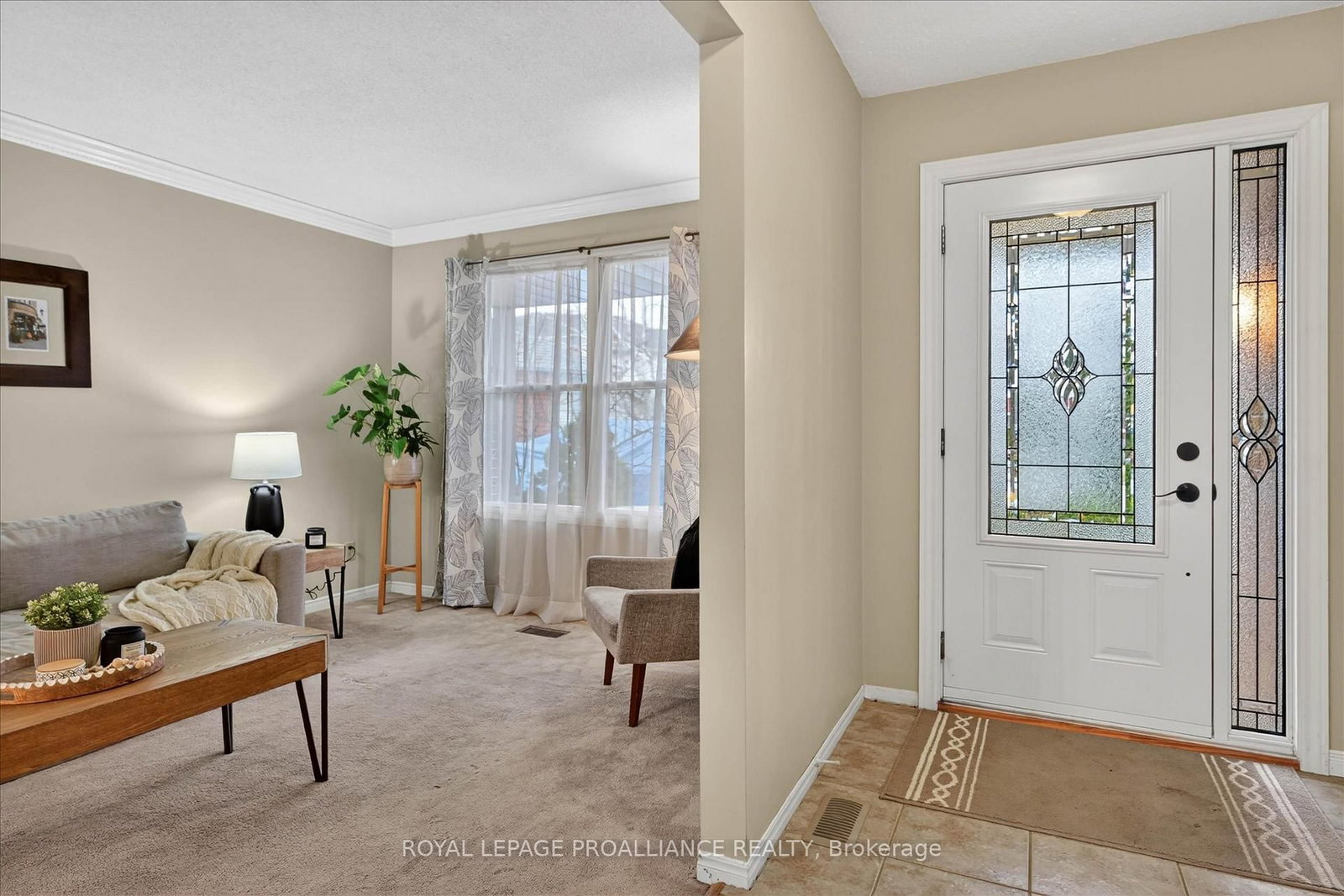 Detached House for sale at 7 Daleview Court, Peterborough, Ontario, K9J 8E6 - Monaghan Ward 2 - MLS: X12990822