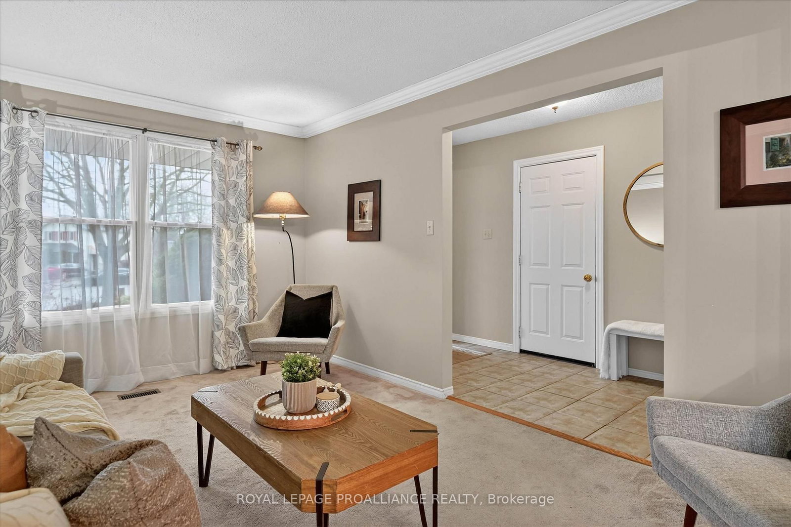 Detached House for sale at 7 Daleview Court, Peterborough, Ontario, K9J 8E6 - Monaghan Ward 2 - MLS: X12990822