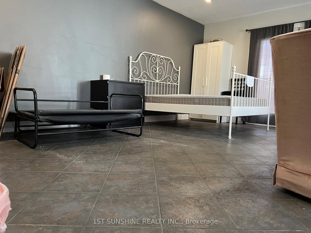 #Back Unit - 128 Arkell Street