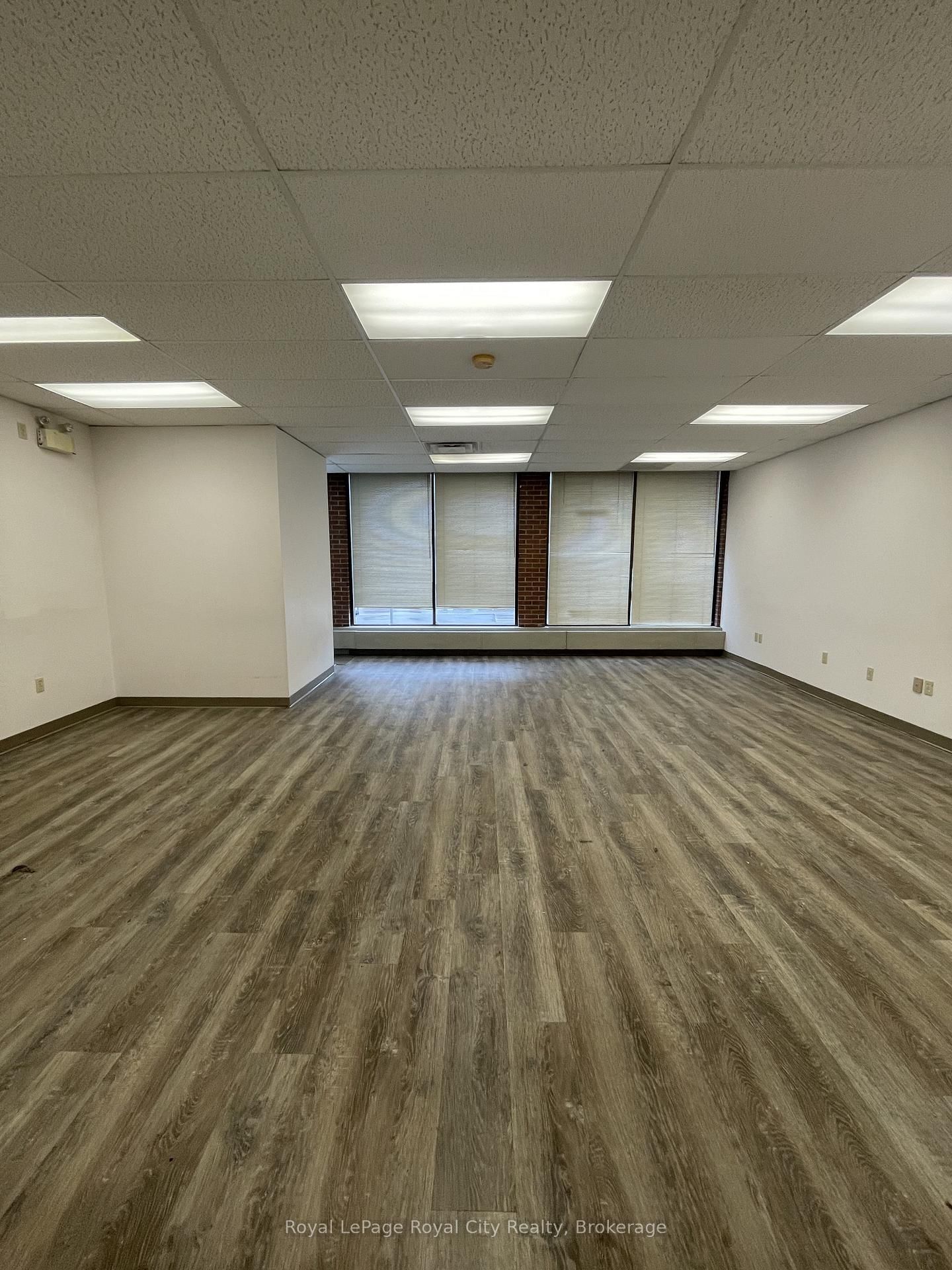 46 Cork Street E, Unit 1 - Photo 2