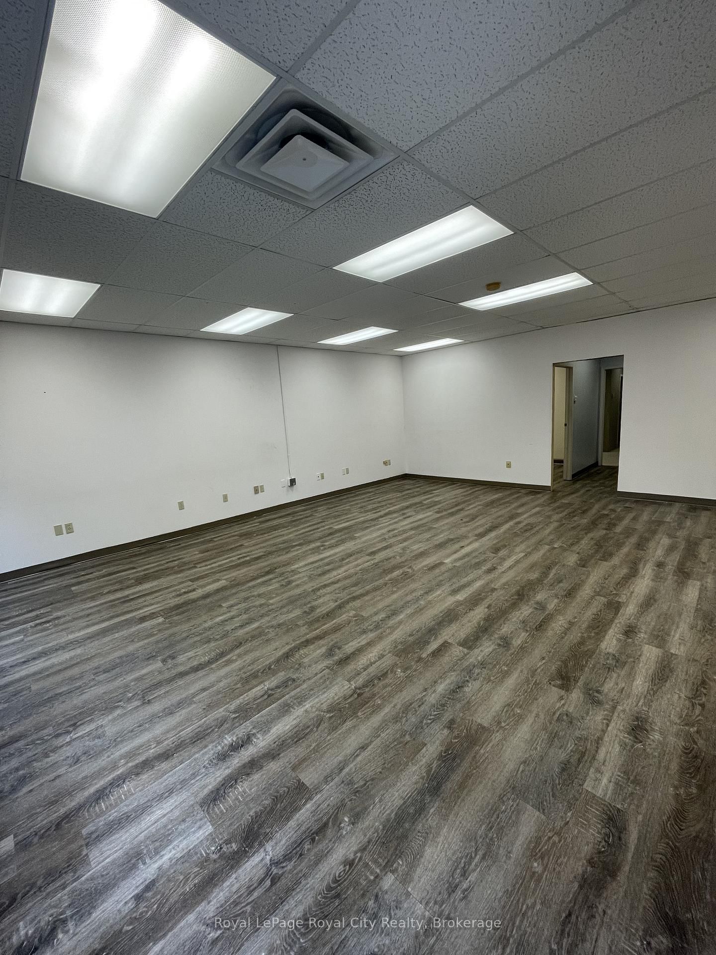 46 Cork Street E, Unit 1 - Photo 3