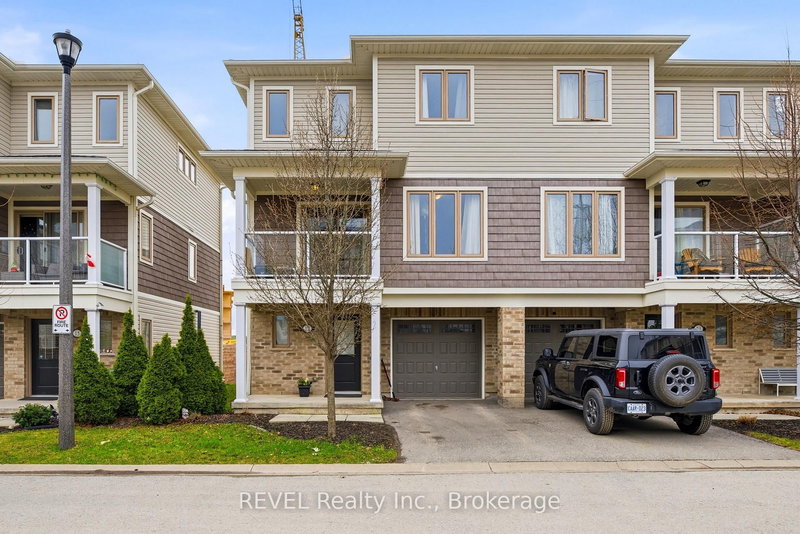 20 - 19 Scarlett Common, St. Catharines, L2P 0C4 | Image 2