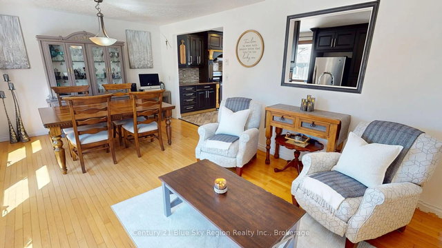 25 Carriage Crescent