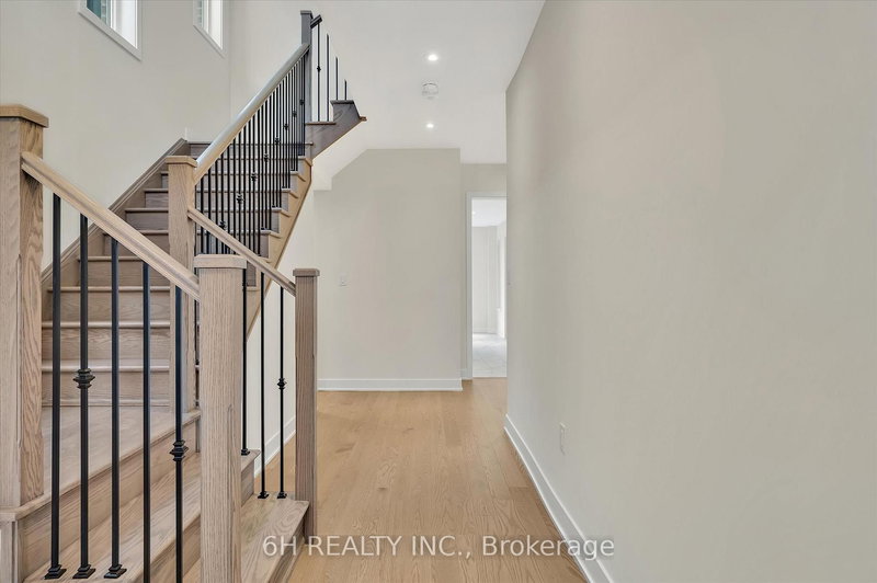 816 Griffin Tr, Peterborough, K9K 0J4 | Image 3