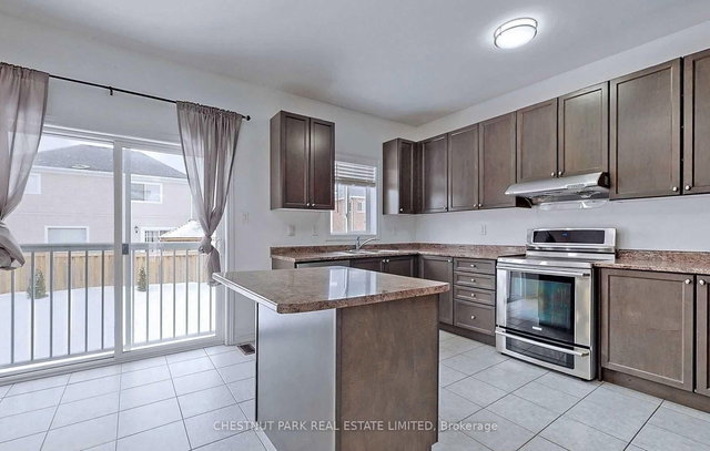 (MAIN + 2nd FLOOR) - 808 O'Reilly Crescent