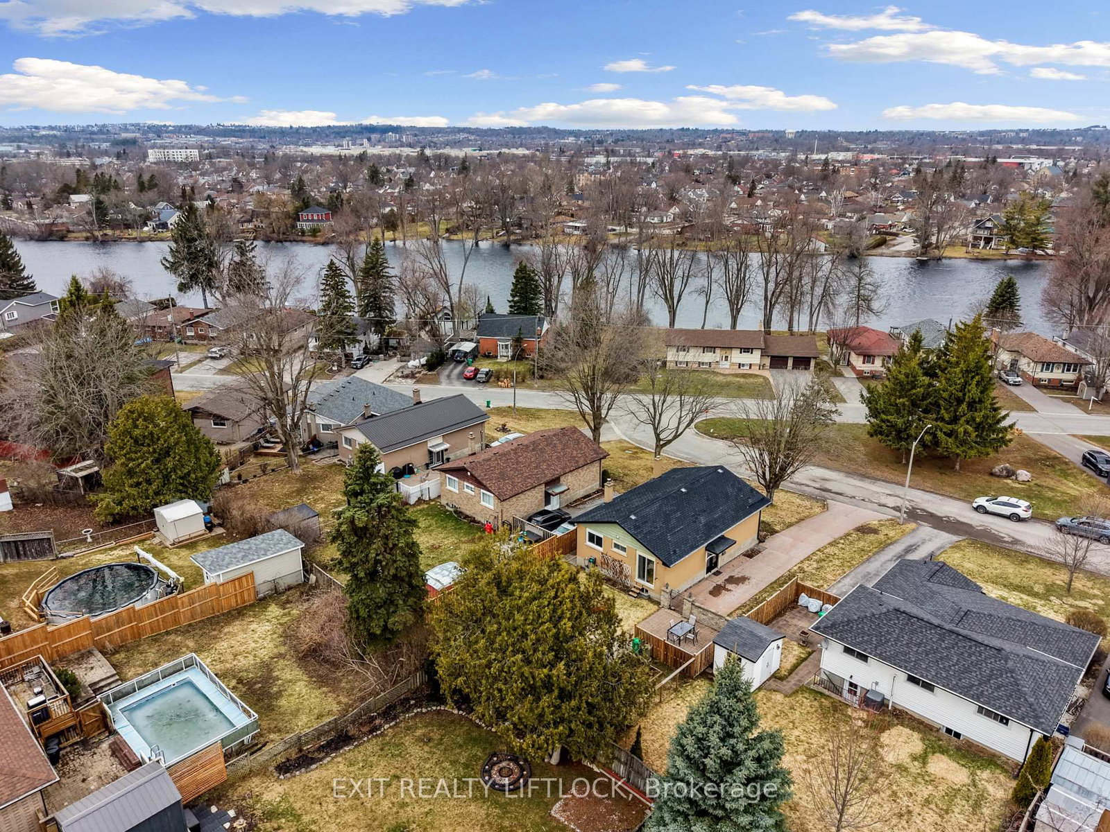 Detached House for sale at 273 Maxwell Avenue, Peterborough, Ontario, K9J 1B4 - Ashburnham Ward 4 - MLS: X12991020