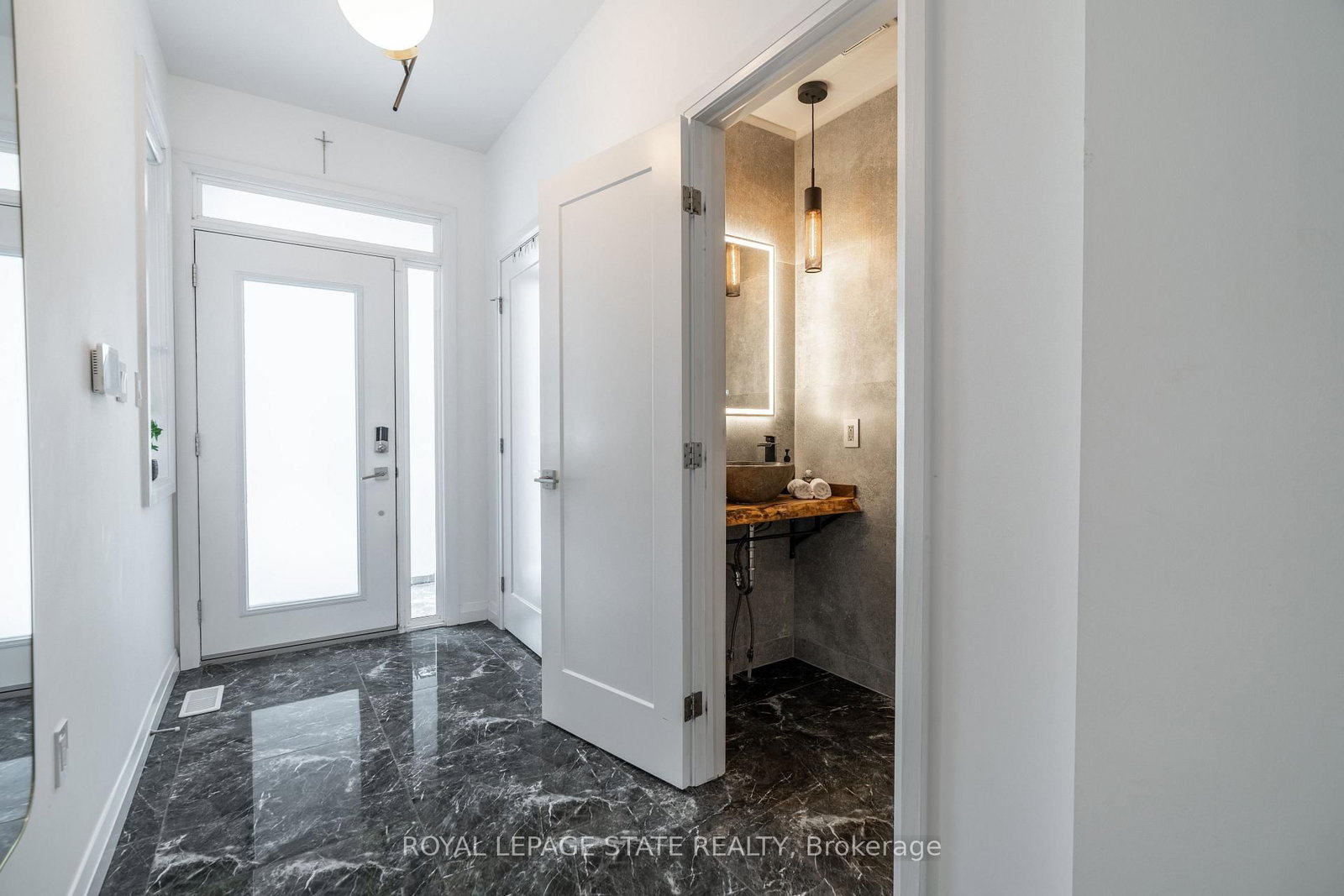 35 Midhurst Heights, Unit 22 - Photo 4