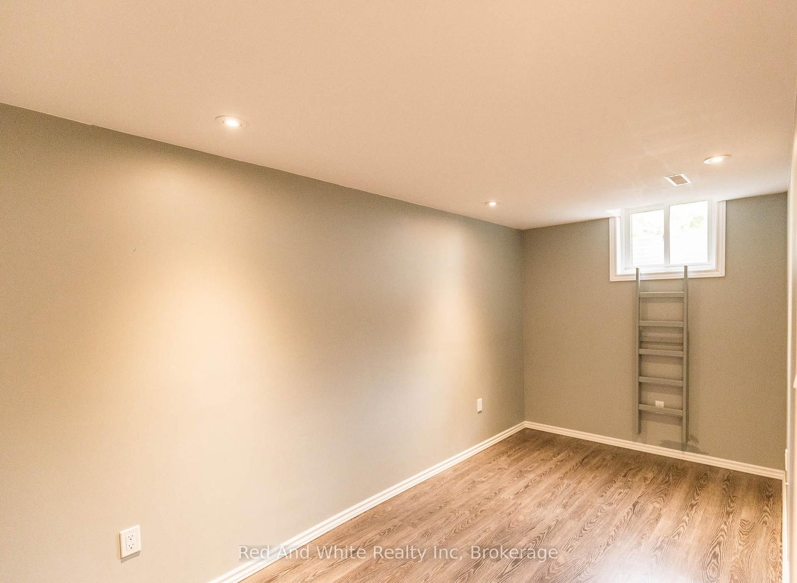 96 PATHFINDER Crescent - Photo 18