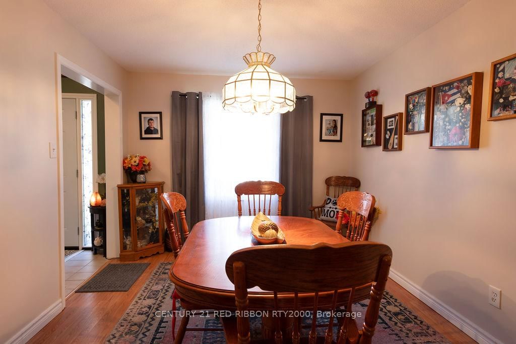 Detached House for sale at 232 Thorne Drive, Strathroy-Caradoc, Ontario, N7G 4C2 - NE - MLS: X12991102