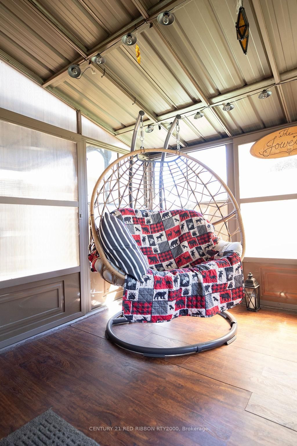 Detached House for sale at 232 Thorne Drive, Strathroy-Caradoc, Ontario, N7G 4C2 - NE - MLS: X12991102