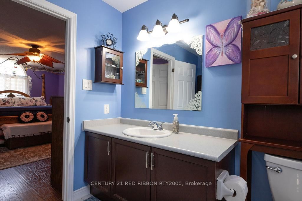 Detached House for sale at 232 Thorne Drive, Strathroy-Caradoc, Ontario, N7G 4C2 - NE - MLS: X12991102