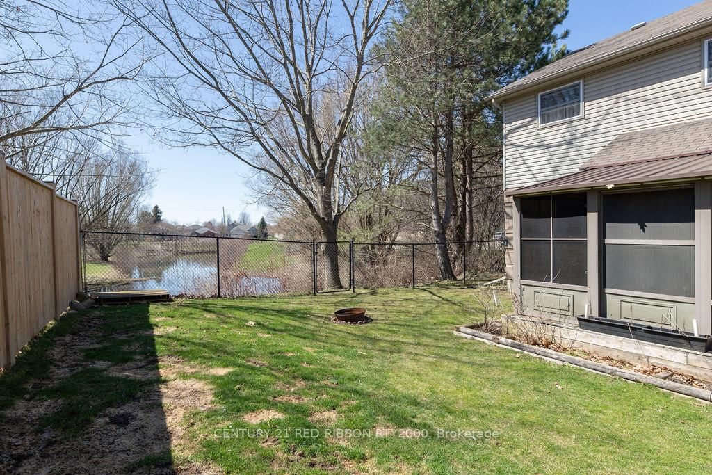 Detached House for sale at 232 Thorne Drive, Strathroy-Caradoc, Ontario, N7G 4C2 - NE - MLS: X12991102