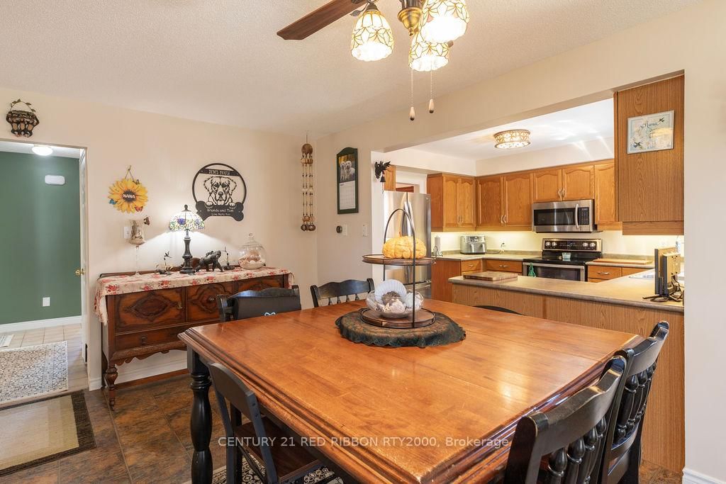 Detached House for sale at 232 Thorne Drive, Strathroy-Caradoc, Ontario, N7G 4C2 - NE - MLS: X12991102