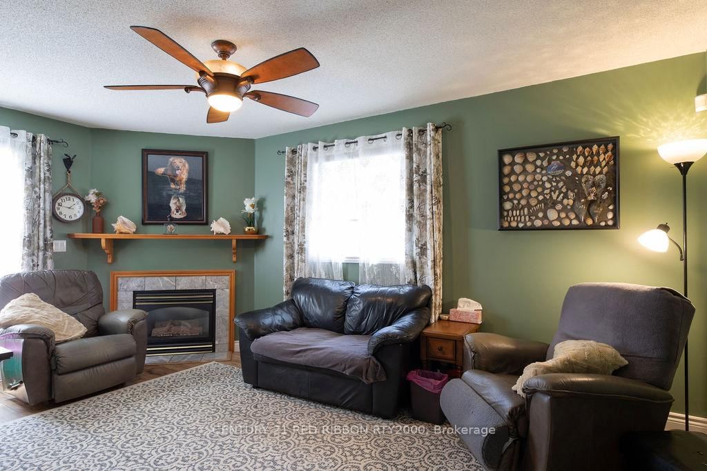 Detached House for sale at 232 Thorne Drive, Strathroy-Caradoc, Ontario, N7G 4C2 - NE - MLS: X12991102