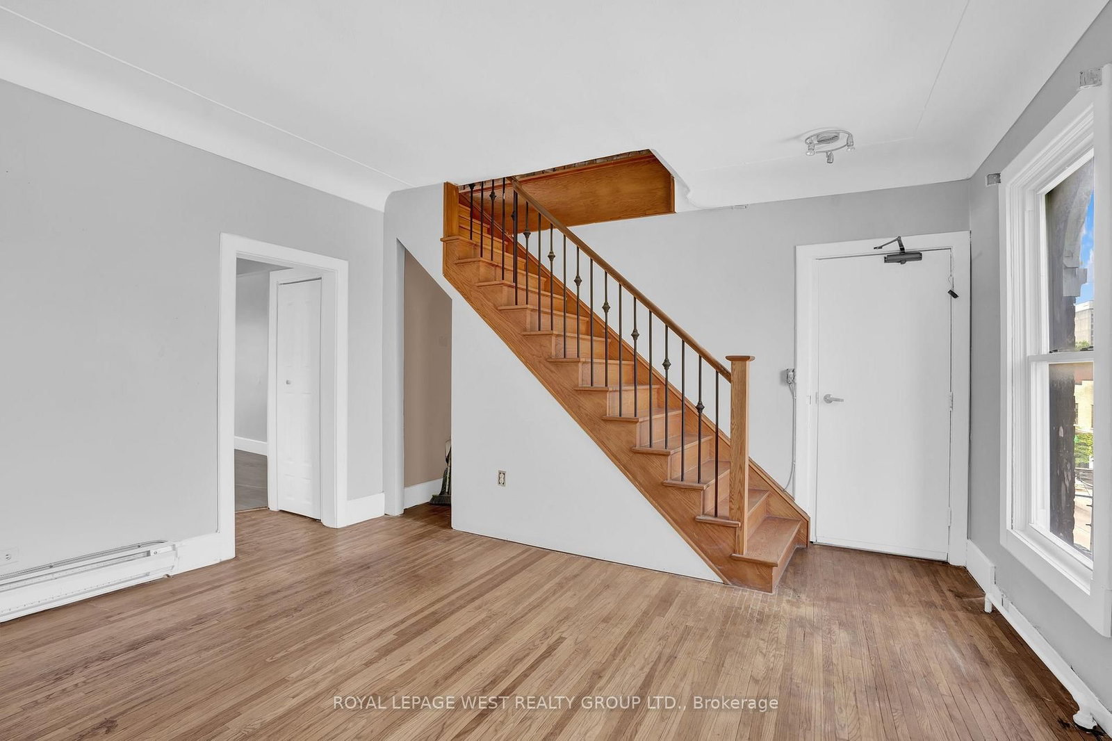 174 John Street S - Photo 12