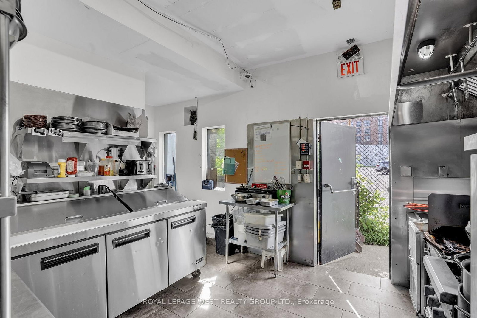 174 John Street S - Photo 9