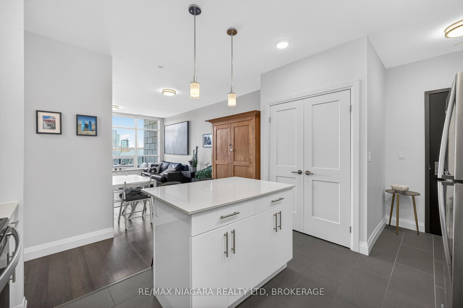 399 Queen Street S, Unit 403 - Photo 13