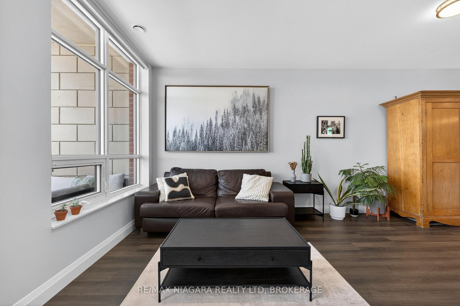 399 Queen Street S, Unit 403 - Photo 21