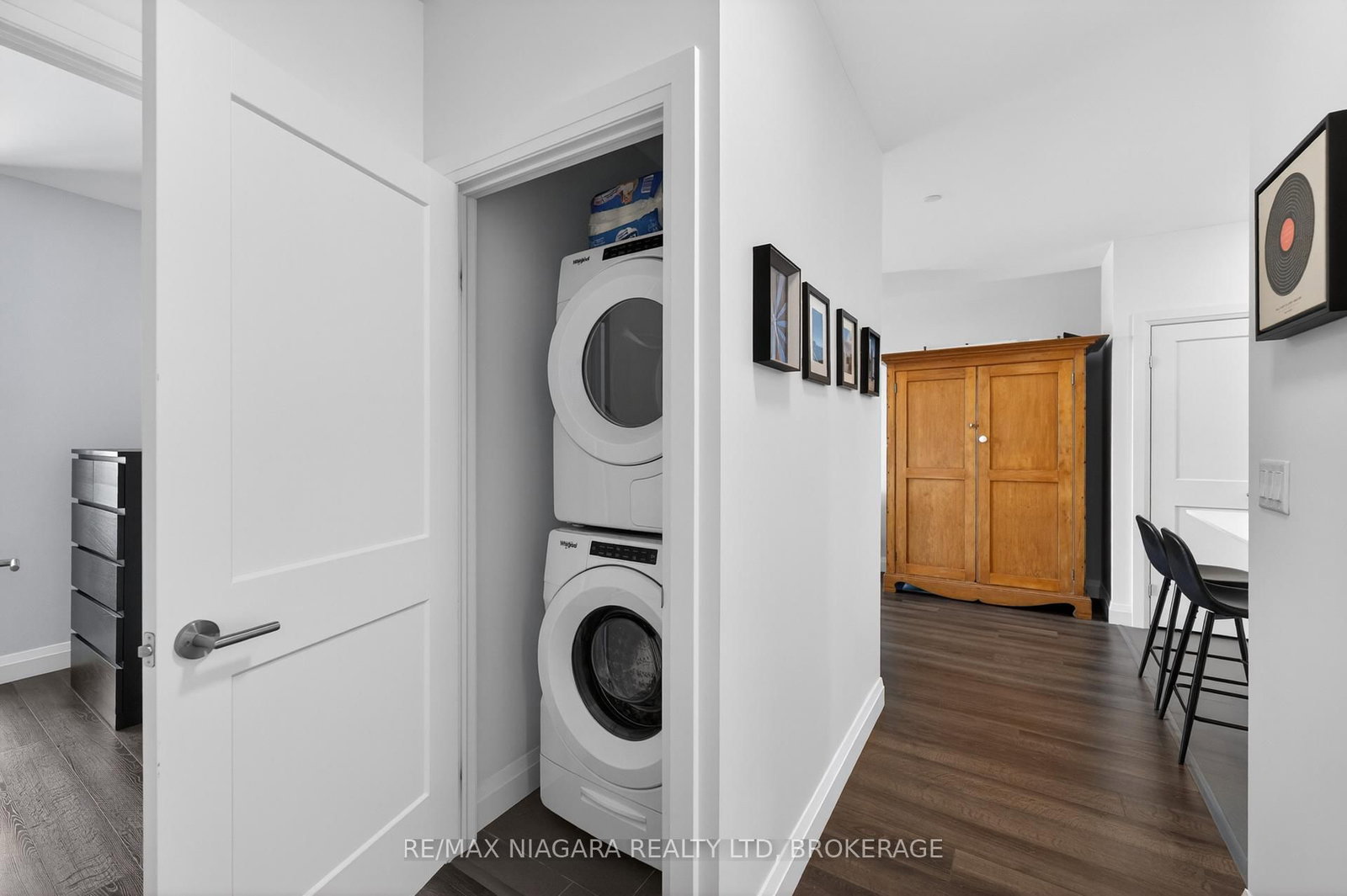 399 Queen Street S, Unit 403 - Photo 23