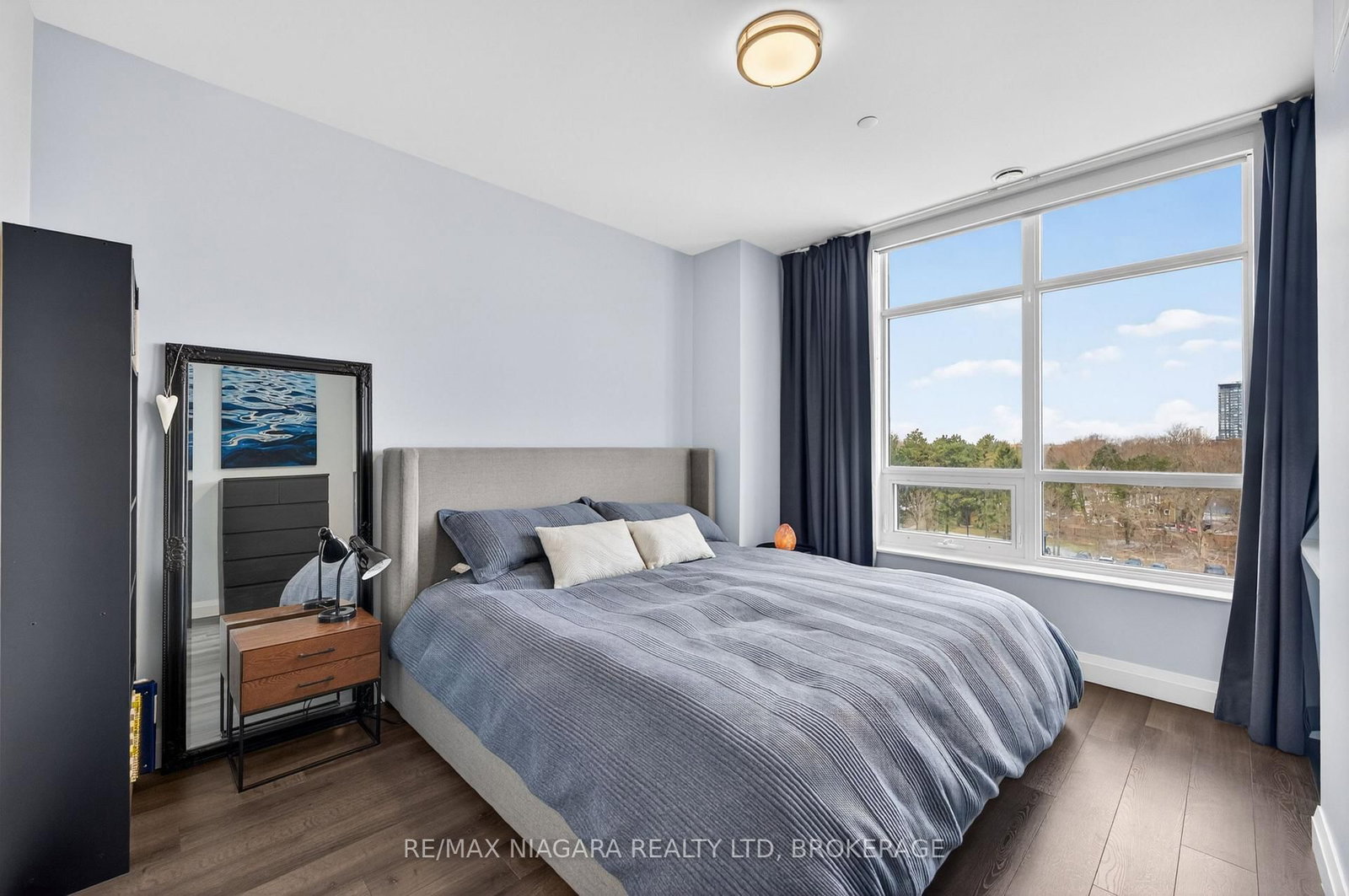 399 Queen Street S, Unit 403 - Photo 24