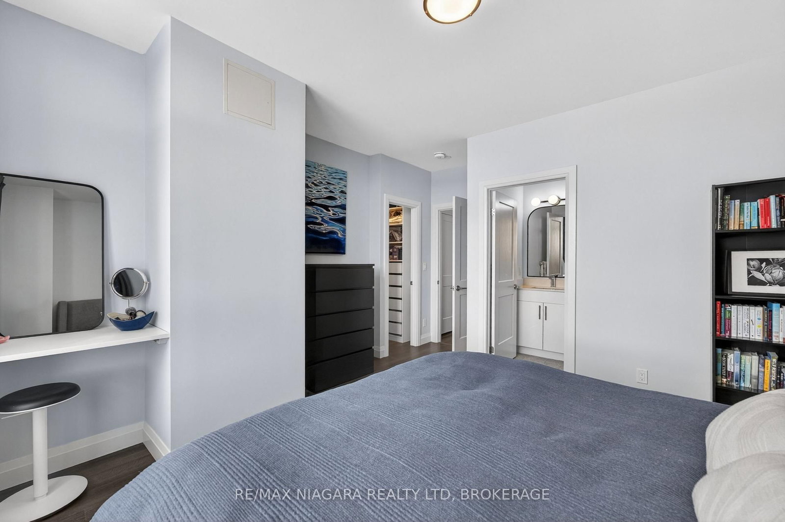 399 Queen Street S, Unit 403 - Photo 26