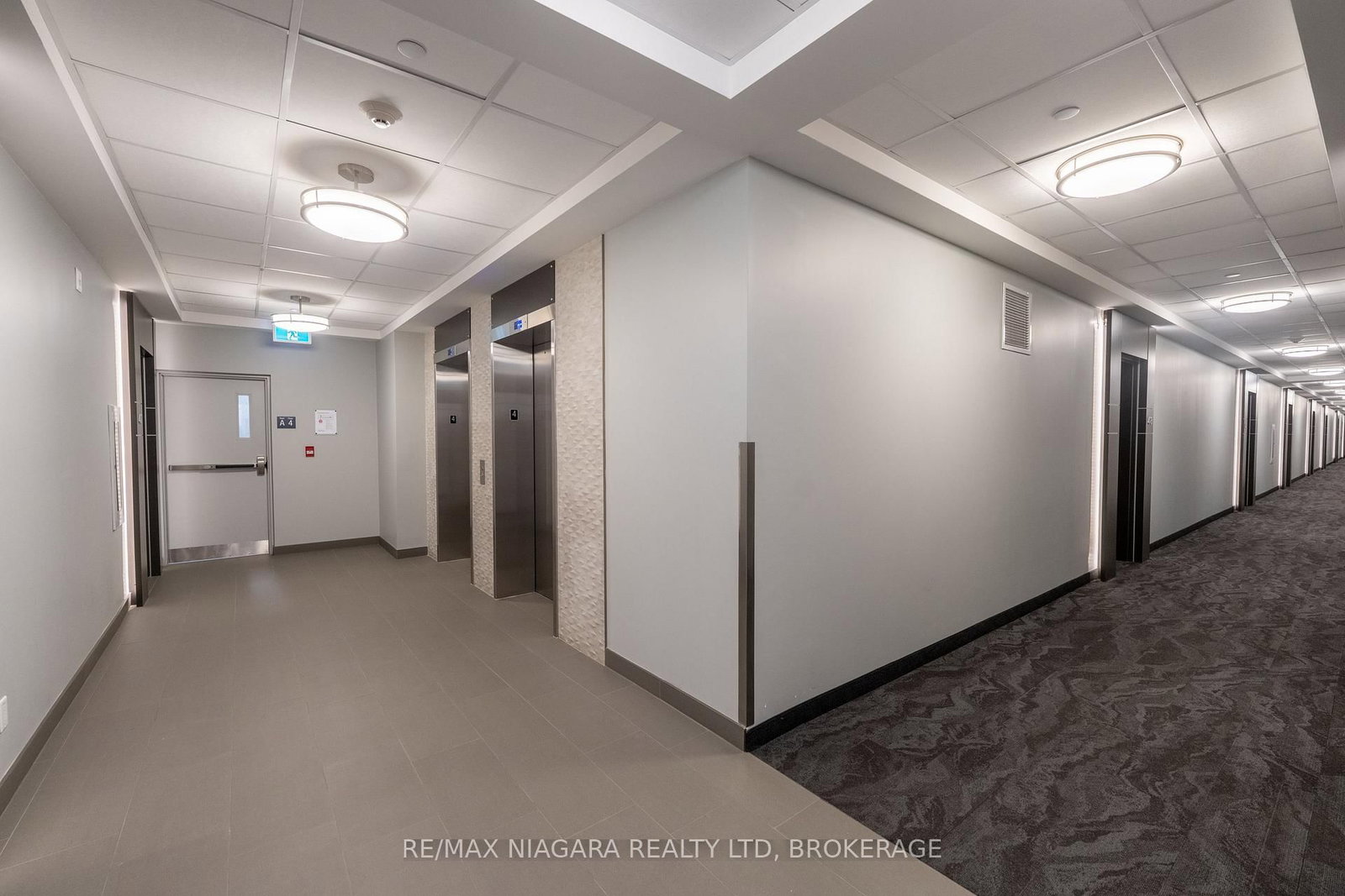 399 Queen Street S, Unit 403 - Photo 3