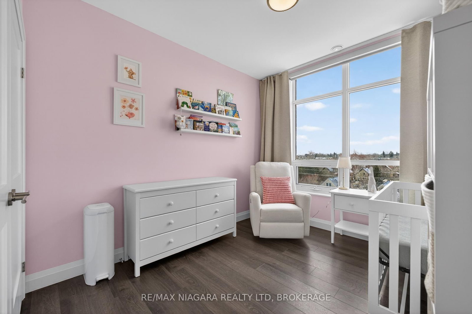 399 Queen Street S, Unit 403 - Photo 31