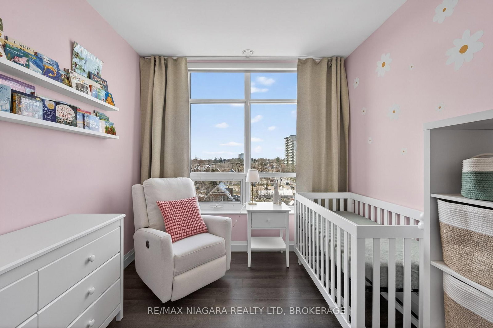 399 Queen Street S, Unit 403 - Photo 32