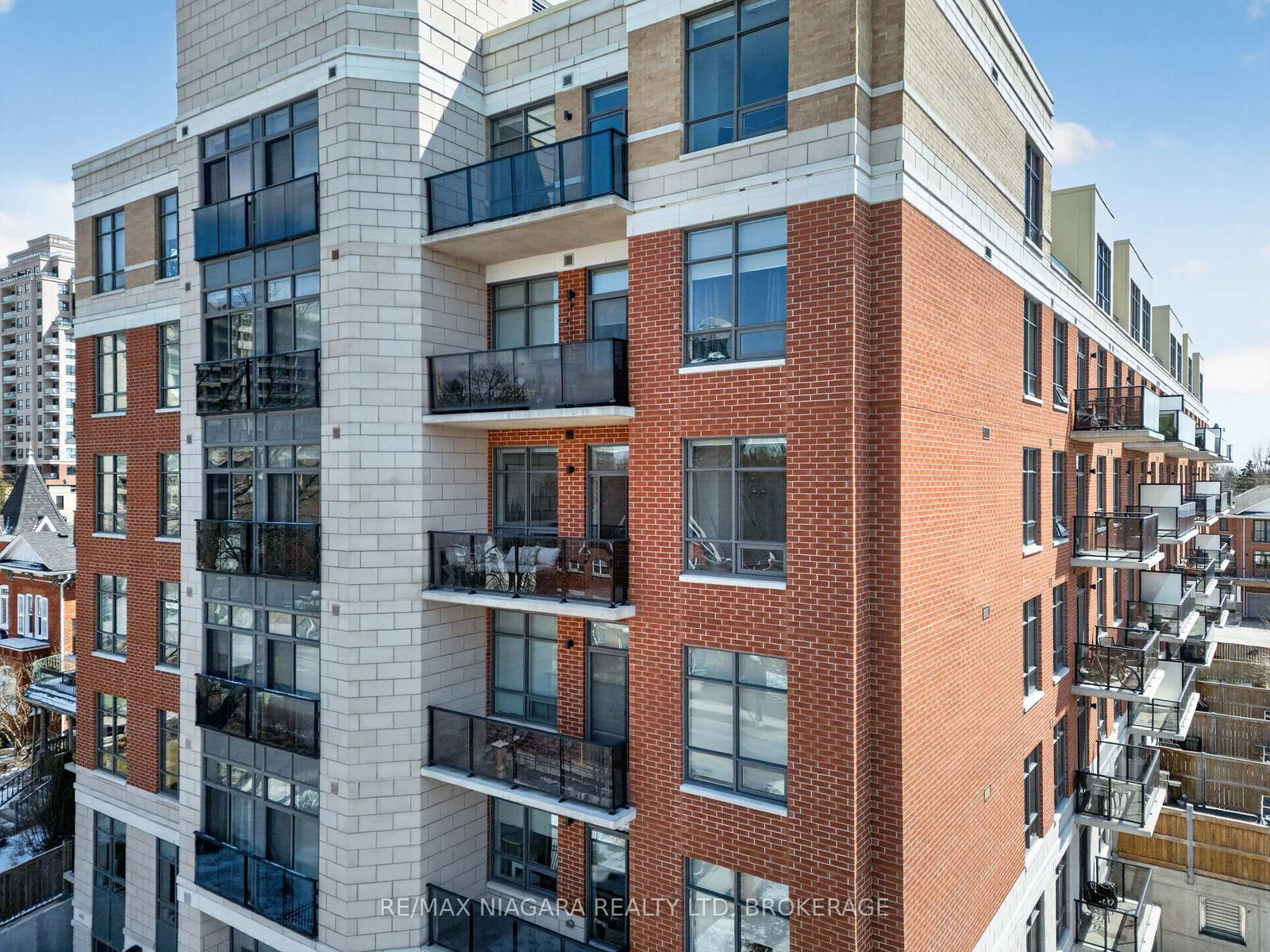 399 Queen Street S, Unit 403 - Photo 39