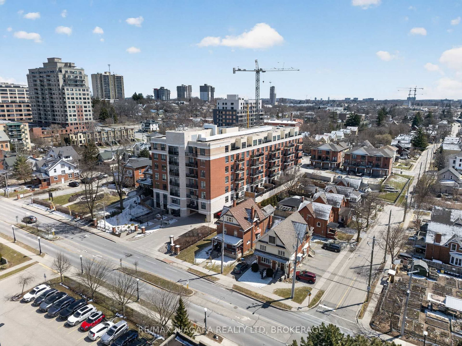 399 Queen Street S, Unit 403 - Photo 44