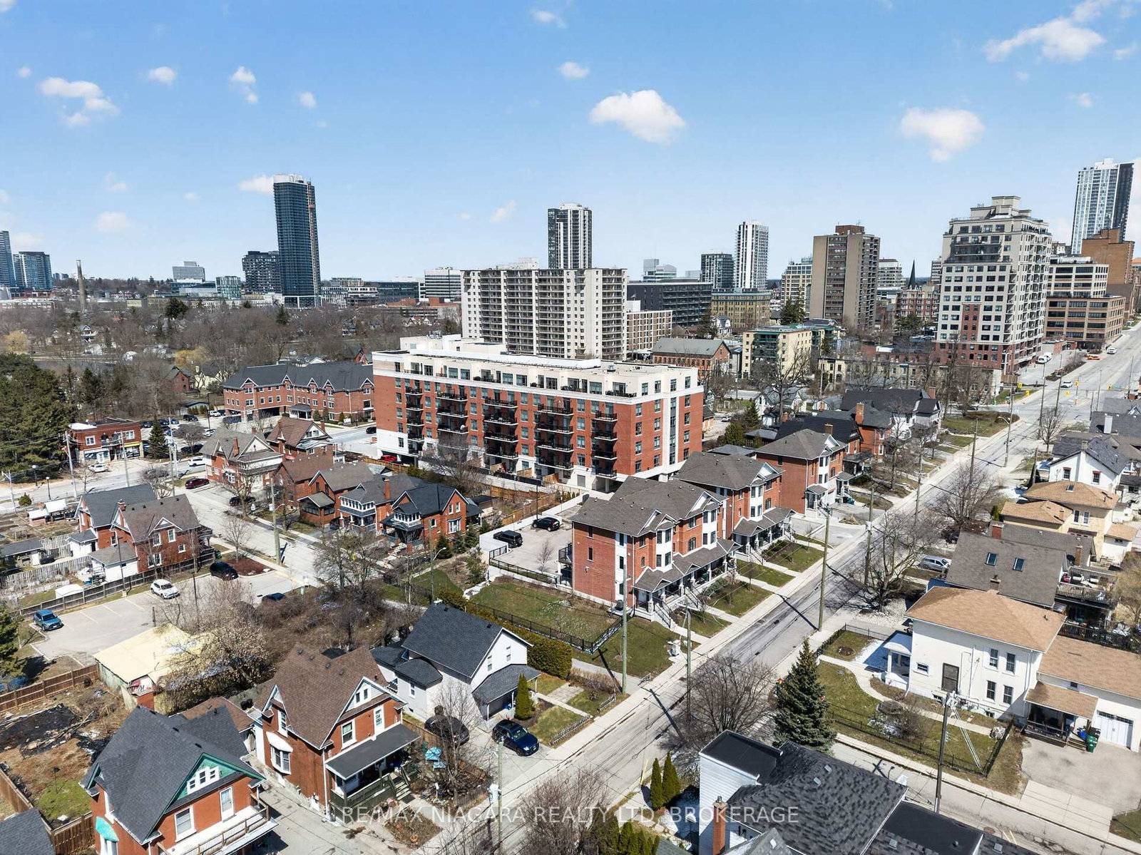 399 Queen Street S, Unit 403 - Photo 45