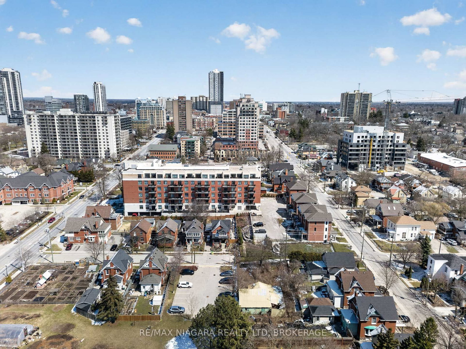 399 Queen Street S, Unit 403 - Photo 46