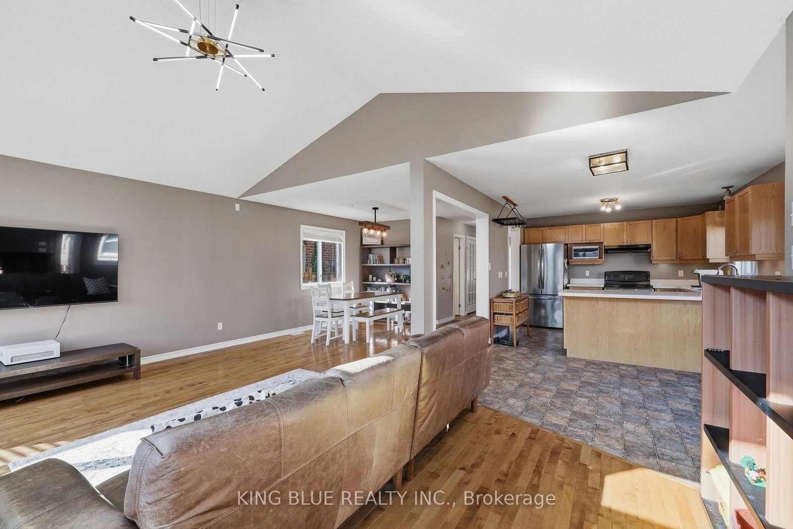 Detached House for sale at 1815 BAYSWATER Crescent, London North, Ontario, N6G 5N1 - North E - MLS: X12991294