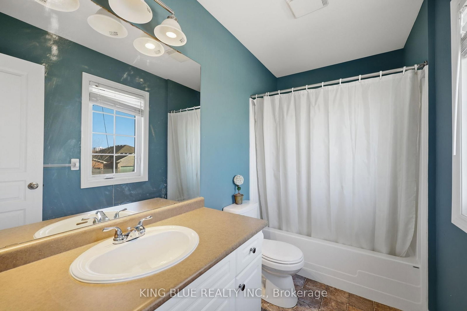 Detached House for sale at 1815 BAYSWATER Crescent, London North, Ontario, N6G 5N1 - North E - MLS: X12991294