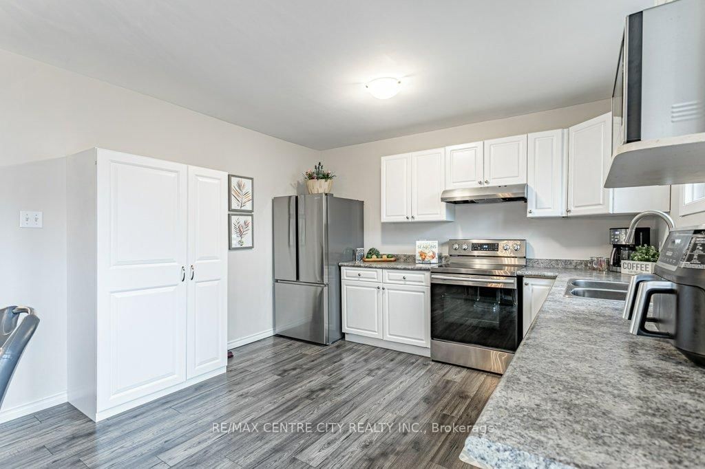 Townhouse for sale at 19-490 Third Street, London East, Ontario, N5V 4A2 - East H - MLS: X12991368