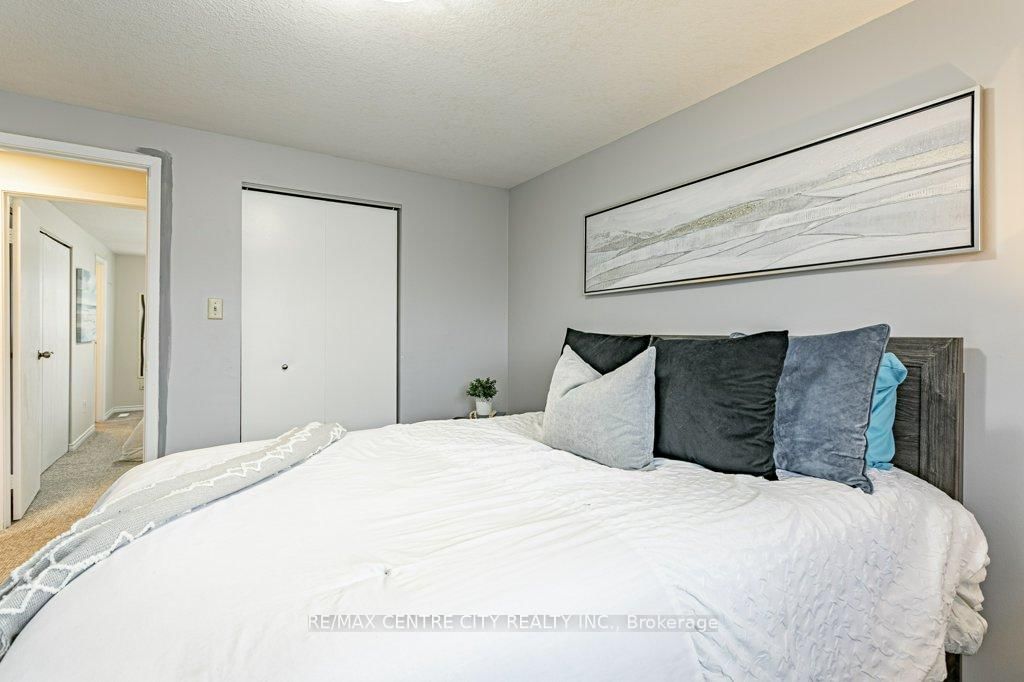 Townhouse for sale at 19-490 Third Street, London East, Ontario, N5V 4A2 - East H - MLS: X12991368