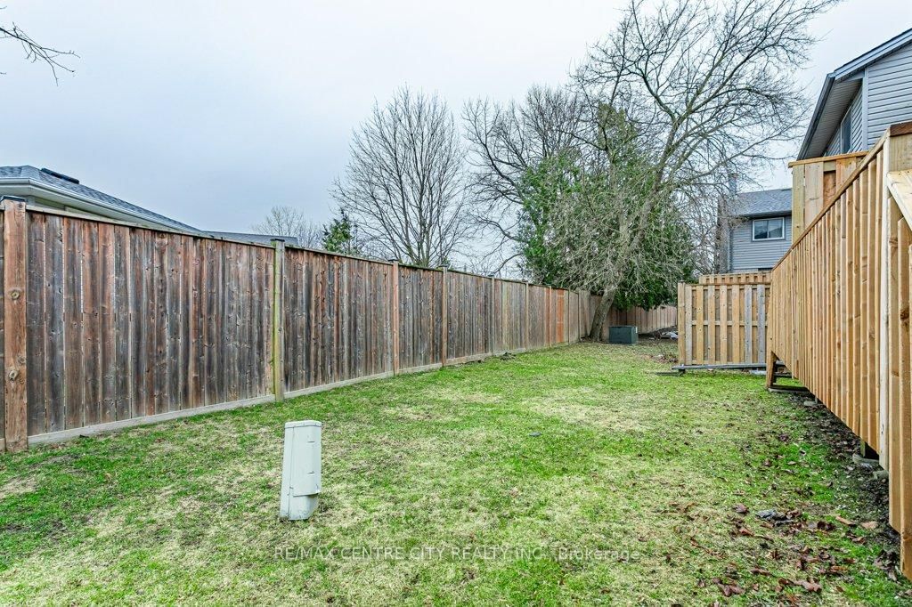 Townhouse for sale at 19-490 Third Street, London East, Ontario, N5V 4A2 - East H - MLS: X12991368