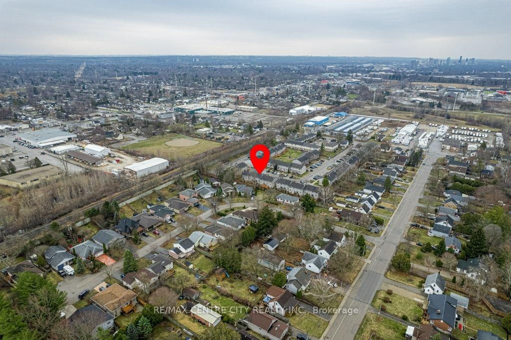 Townhouse for sale at 19-490 Third Street, London East, Ontario, N5V 4A2 - East H - MLS: X12991368