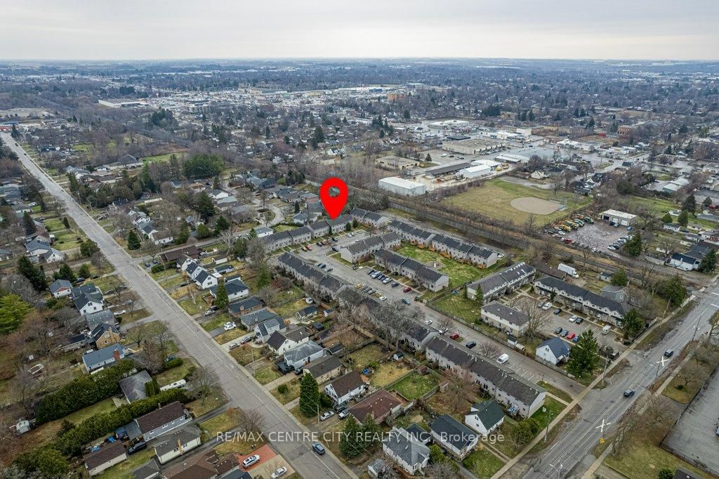 Townhouse for sale at 19-490 Third Street, London East, Ontario, N5V 4A2 - East H - MLS: X12991368