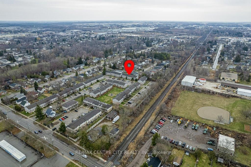 Townhouse for sale at 19-490 Third Street, London East, Ontario, N5V 4A2 - East H - MLS: X12991368