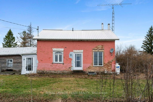 436 Kitley Line 8 Road