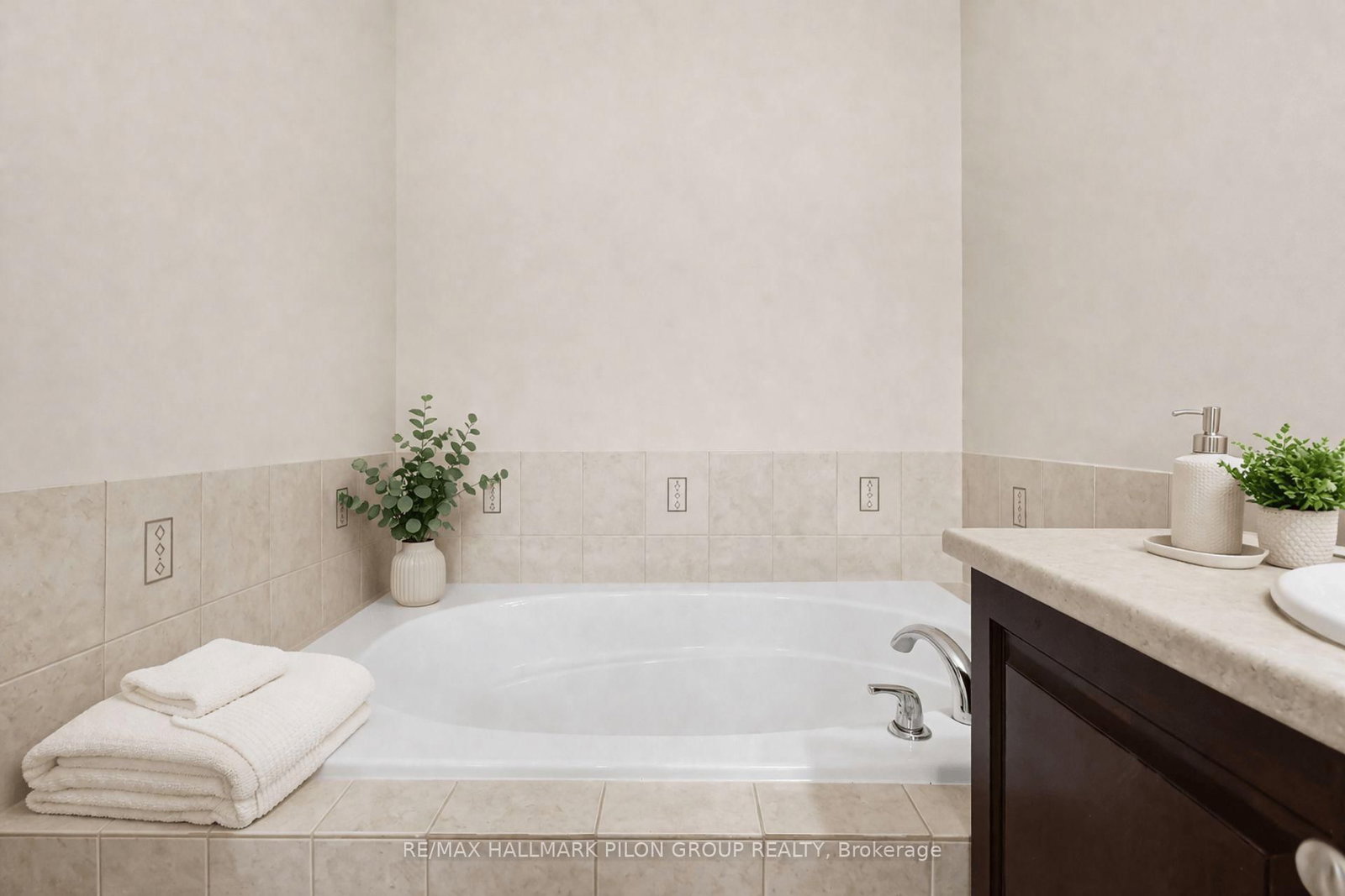 Townhouse for sale at 317 Ravenswood Way, Ottawa, Ontario, K4A 0R9 - Avalon East - MLS: X12991464