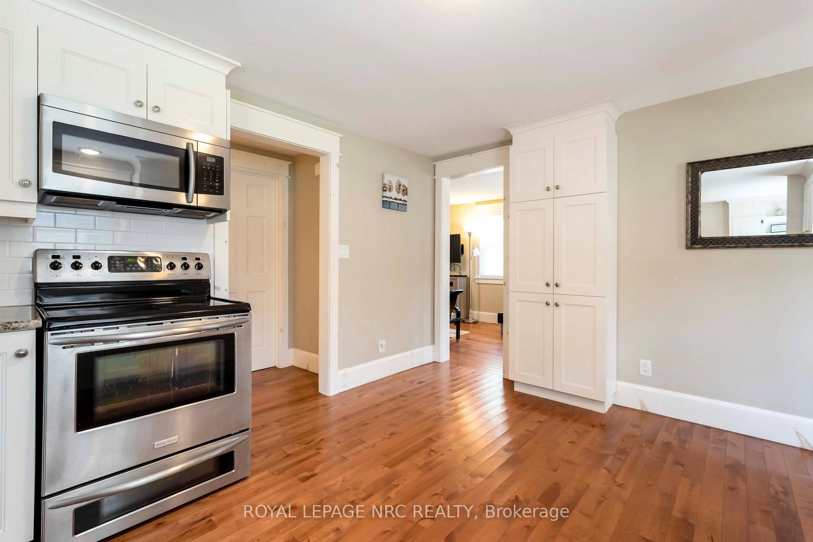 Detached House for sale at 3242 Riselay Avenue, Fort Erie, Ontario, L0S 1N0 - Ridgeway - MLS: X12991494