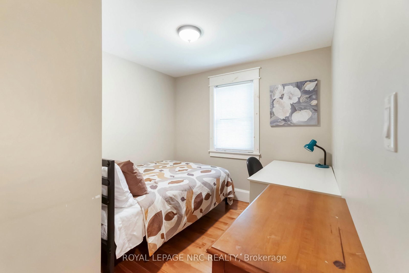 Detached House for sale at 3242 Riselay Avenue, Fort Erie, Ontario, L0S 1N0 - Ridgeway - MLS: X12991494