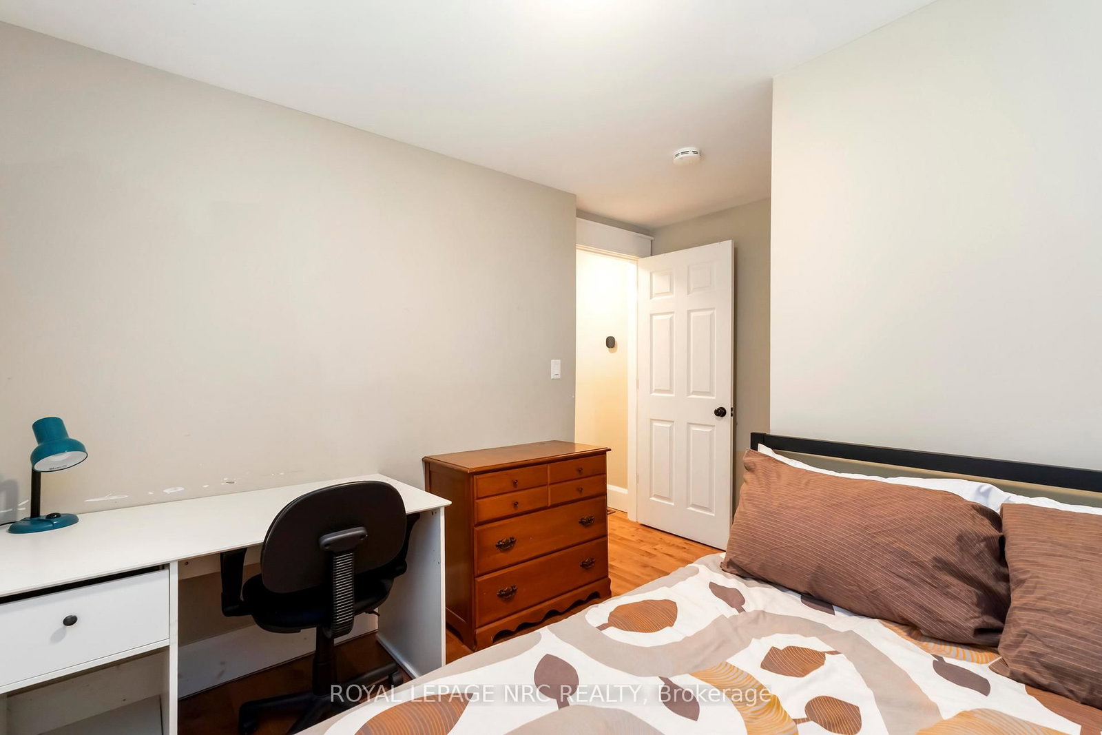 Detached House for sale at 3242 Riselay Avenue, Fort Erie, Ontario, L0S 1N0 - Ridgeway - MLS: X12991494