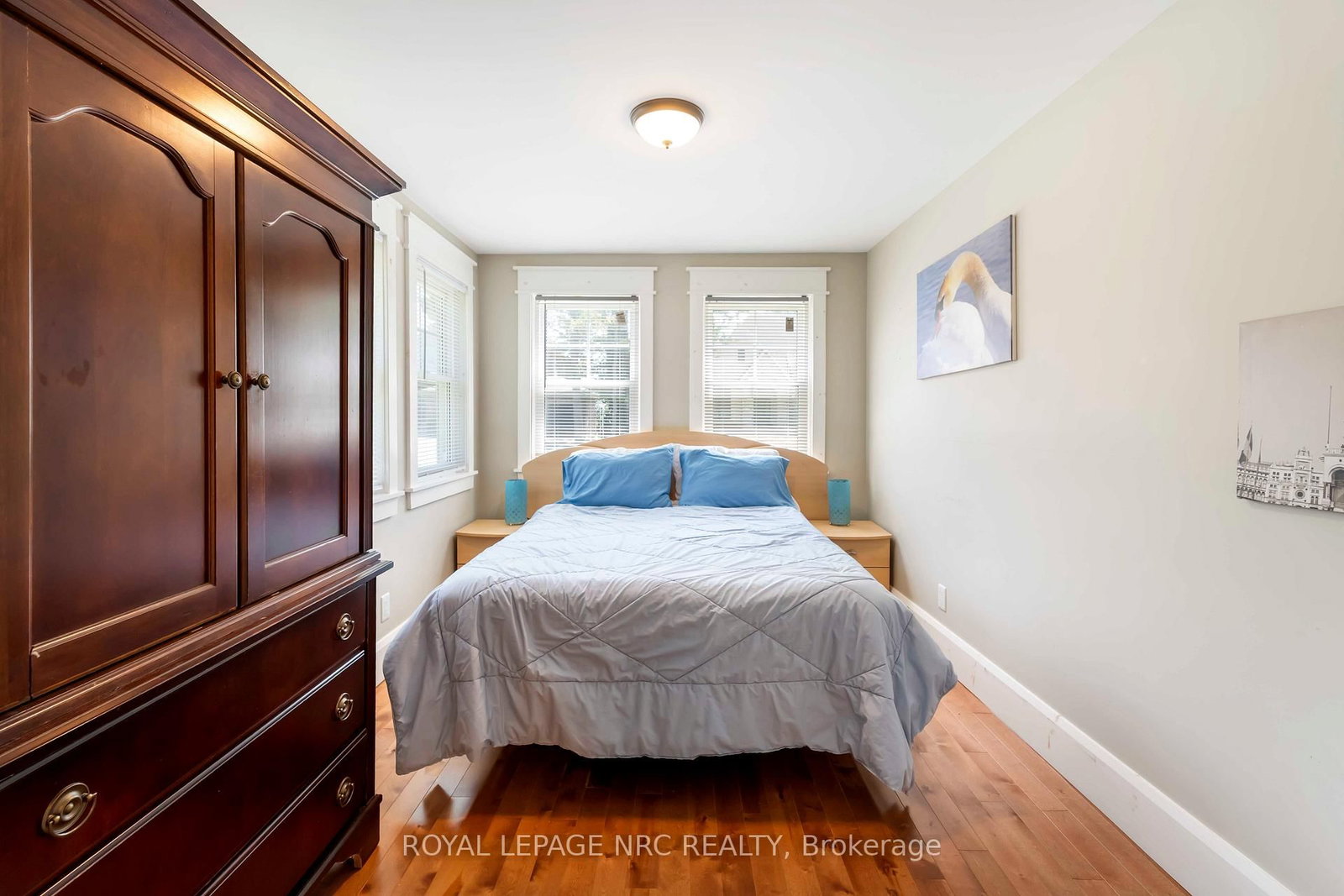 Detached House for sale at 3242 Riselay Avenue, Fort Erie, Ontario, L0S 1N0 - Ridgeway - MLS: X12991494