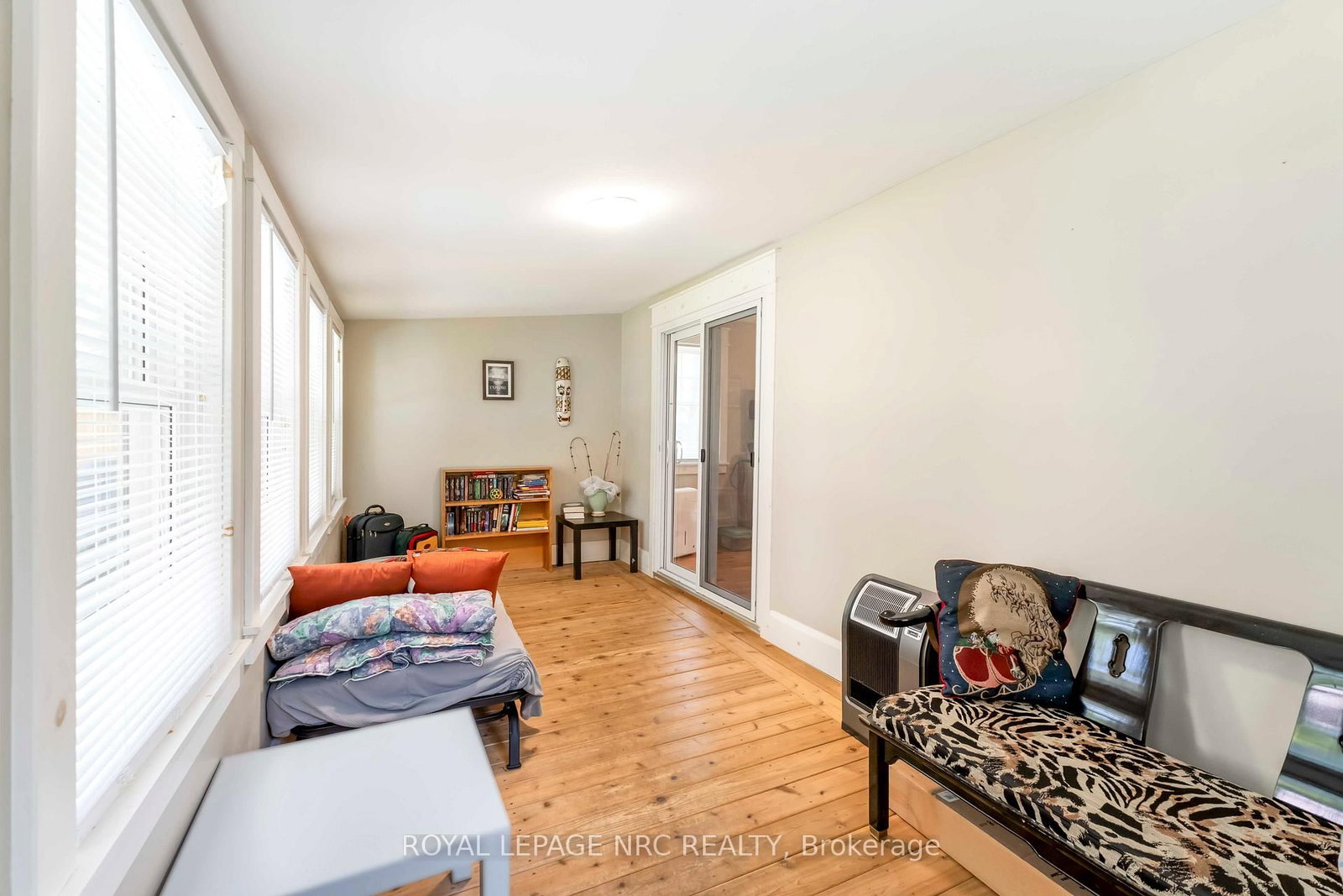 Detached House for sale at 3242 Riselay Avenue, Fort Erie, Ontario, L0S 1N0 - Ridgeway - MLS: X12991494